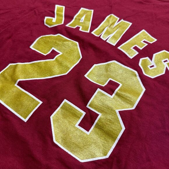 VTG Cleveland Cavaliers NBA #23 LeBron James Wine Red Gold T-Shirt Men's SZ XXL - Picture 6 of 6